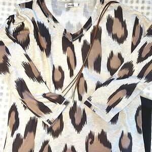 Cheetah Print V-Neck Top Size XL by Belinda